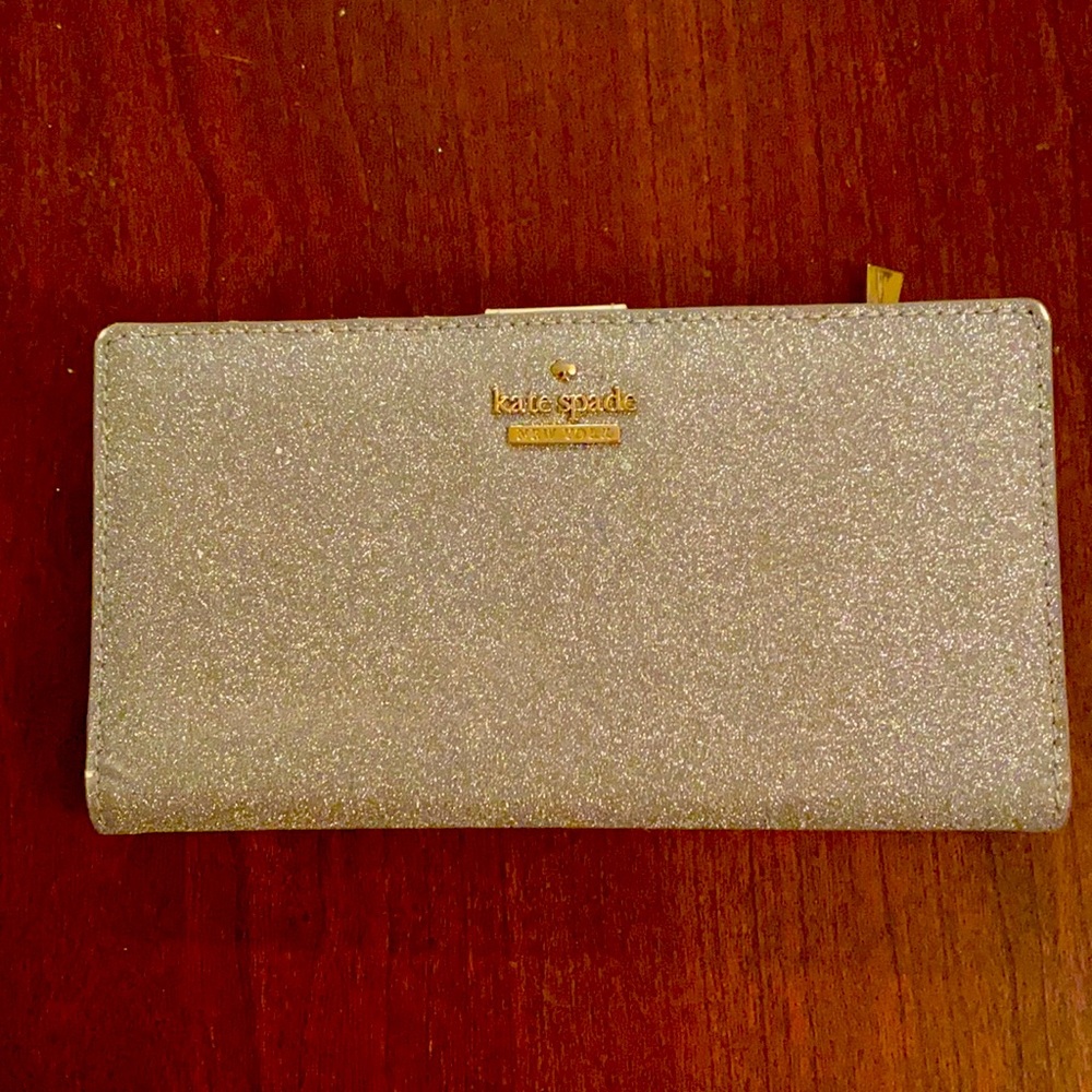 Kate Spade Wallet  LIKE NEW CONDITION